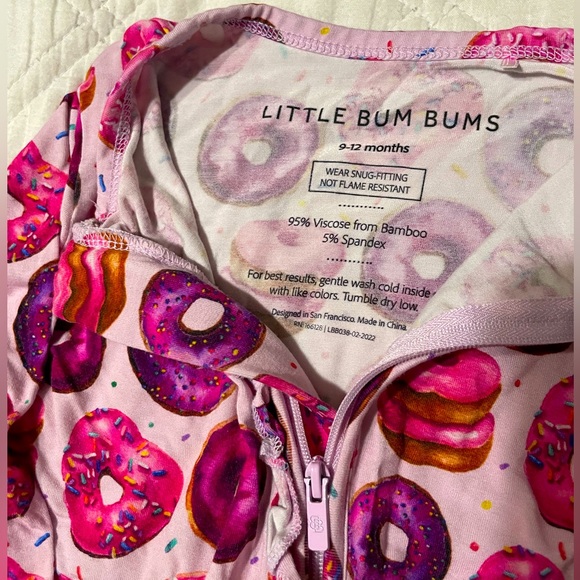 Sprinkle Sprinkle Little Star Ruffle Footie & Matching biggie Bow - Picture 2 of 4